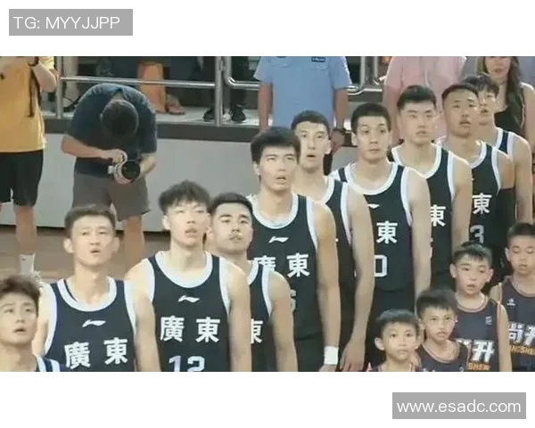 任骏飞领衔广东男篮奋战新赛季展现实力与团队精神的精彩旅程